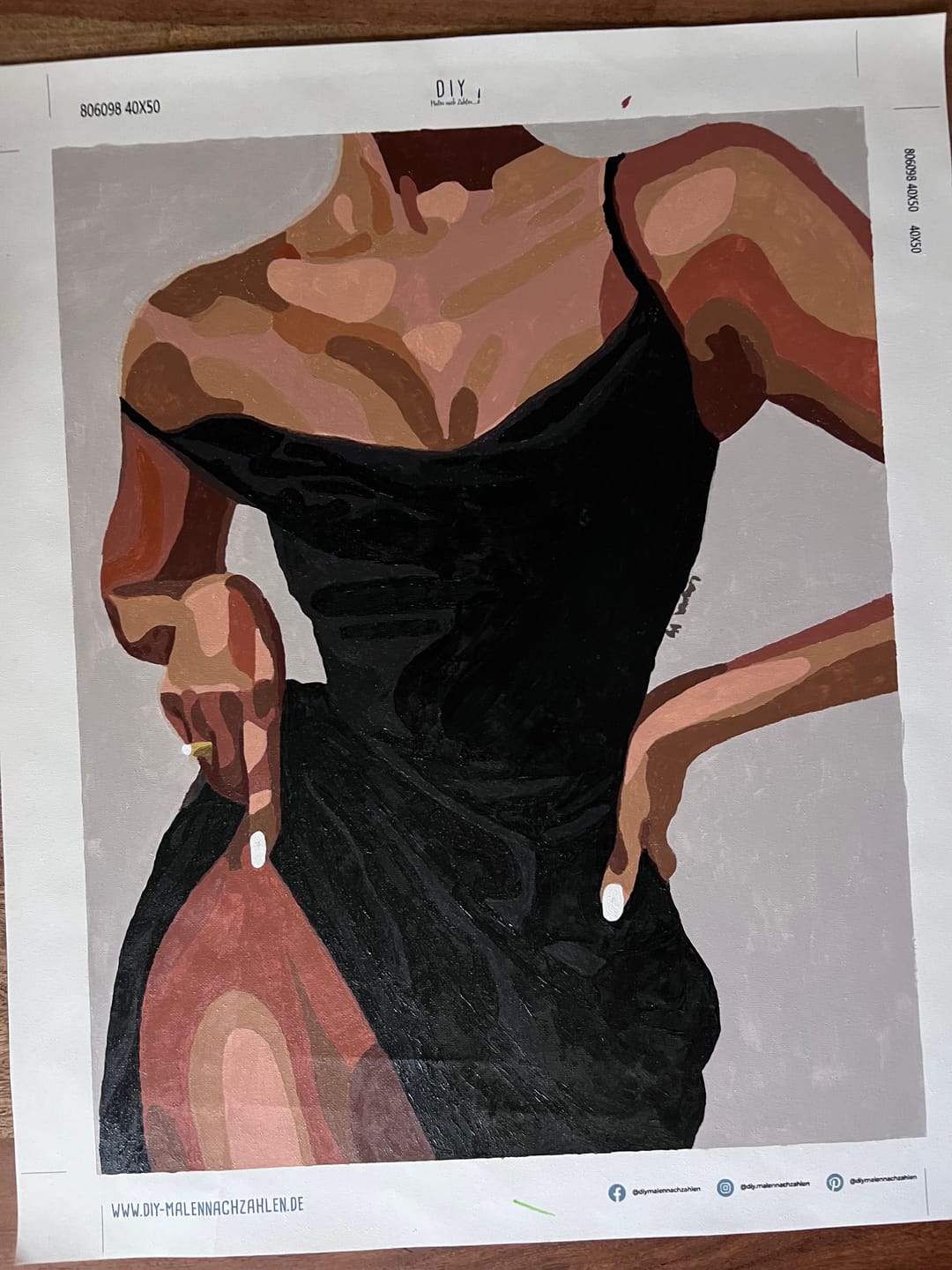 Customer photo review of Malen nach Zahlen - Elegante Frau im Kleid