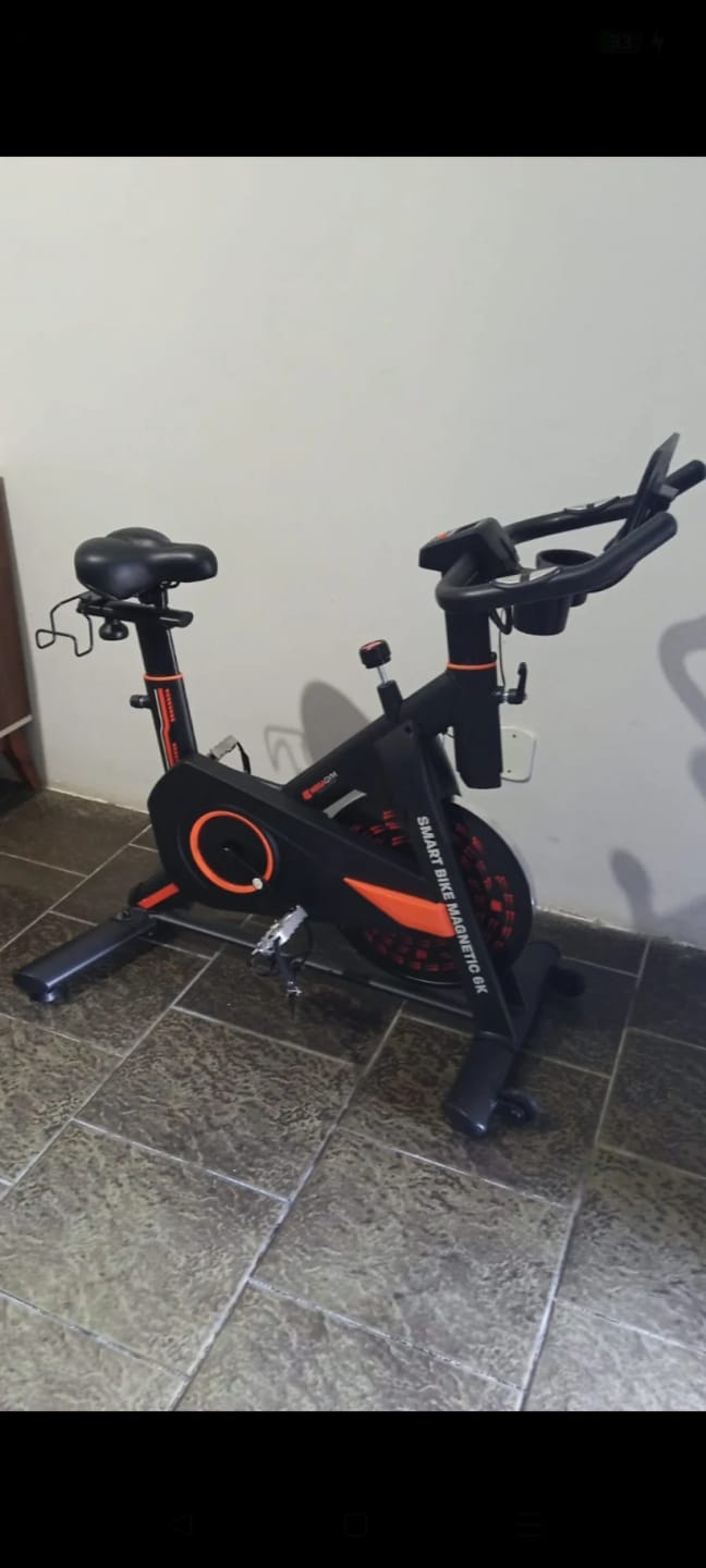 Customer photo review of Bike Spinning Smart Magnetic 6K | Resistência Magnética Potente | Banco Ultra Soft | Suporta 160 Kg