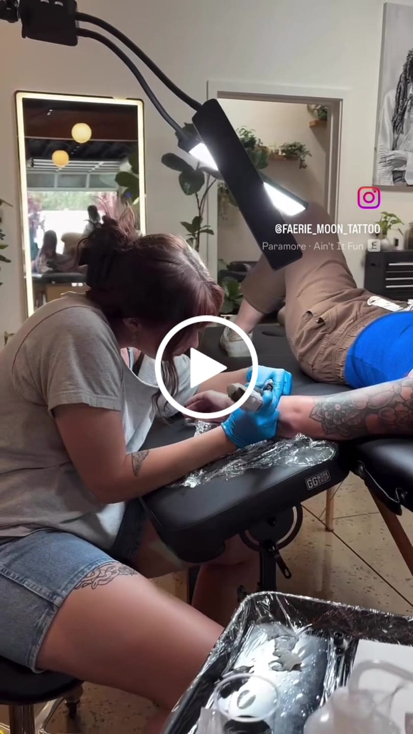 Customer video review of Original Tattoo Armrest XXL 70x37cm - PATENTED