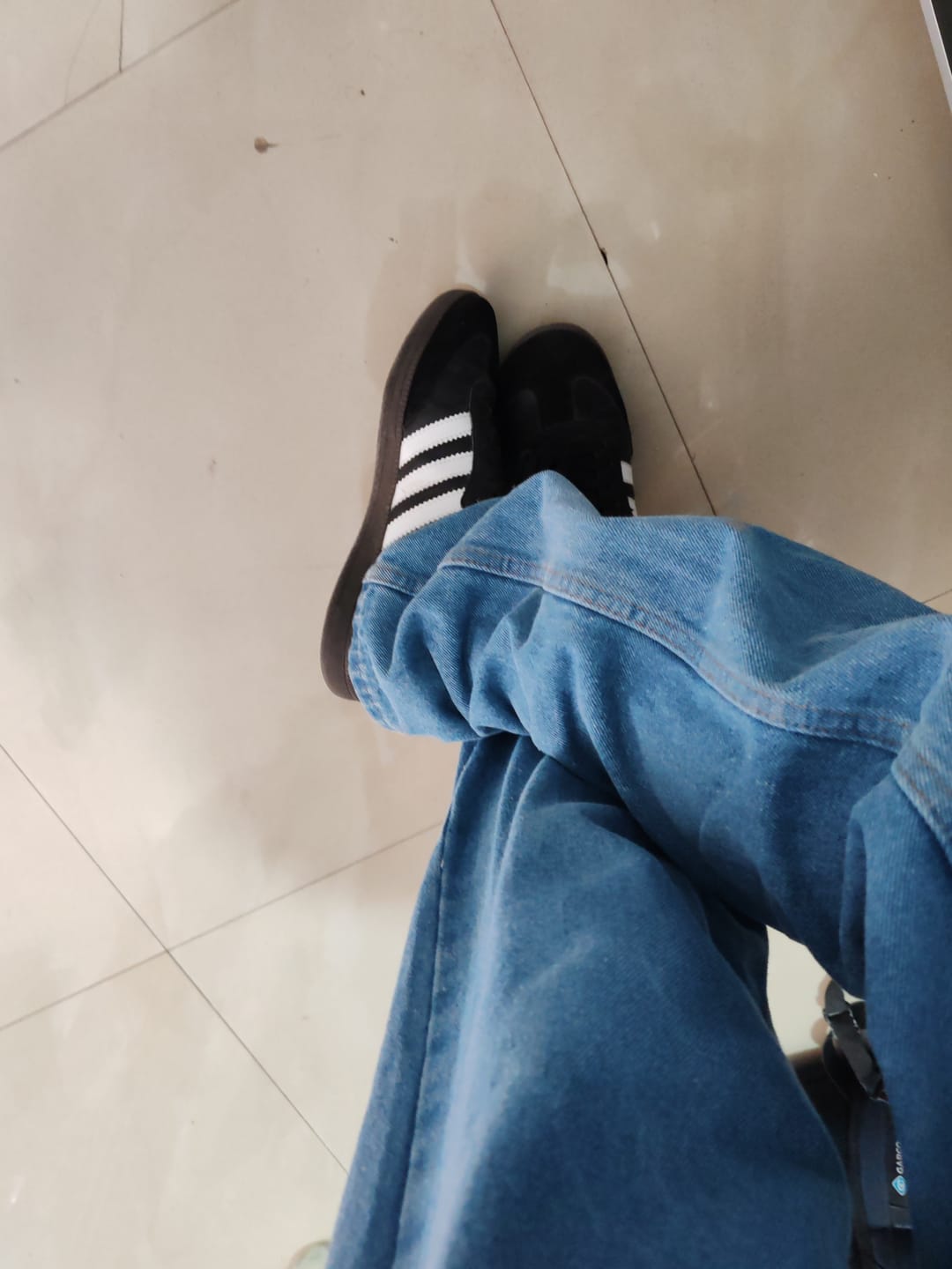 Customer photo review of Tenis Smb Negro Blanco