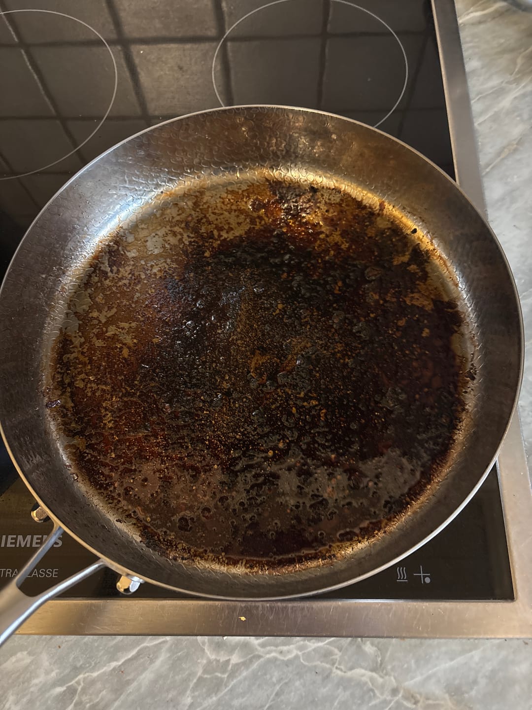Customer photo review of Gehämmerte Titanpfanne mit hohem Rand