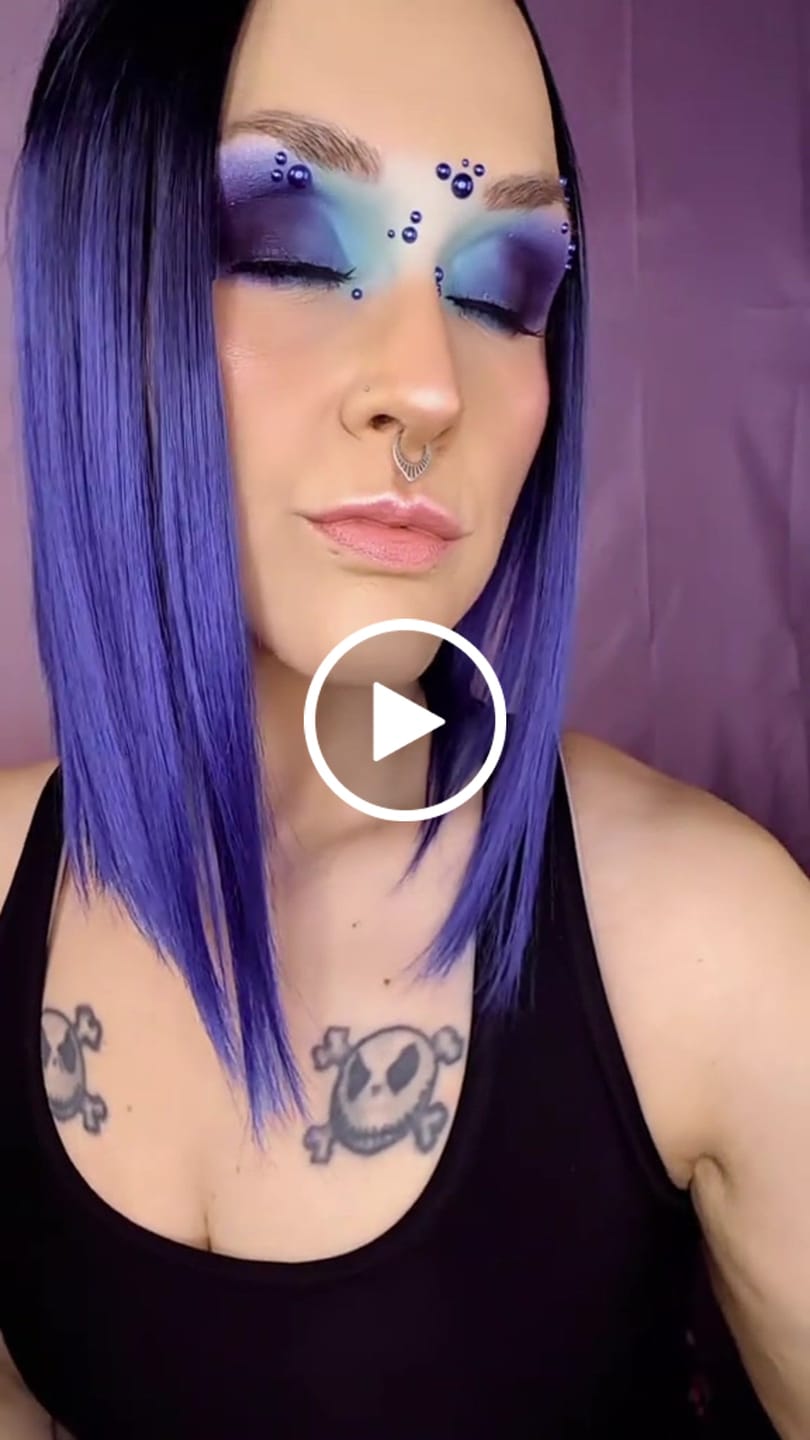 Customer video review of Creative Comeback XXXL Eyeshadow Palette