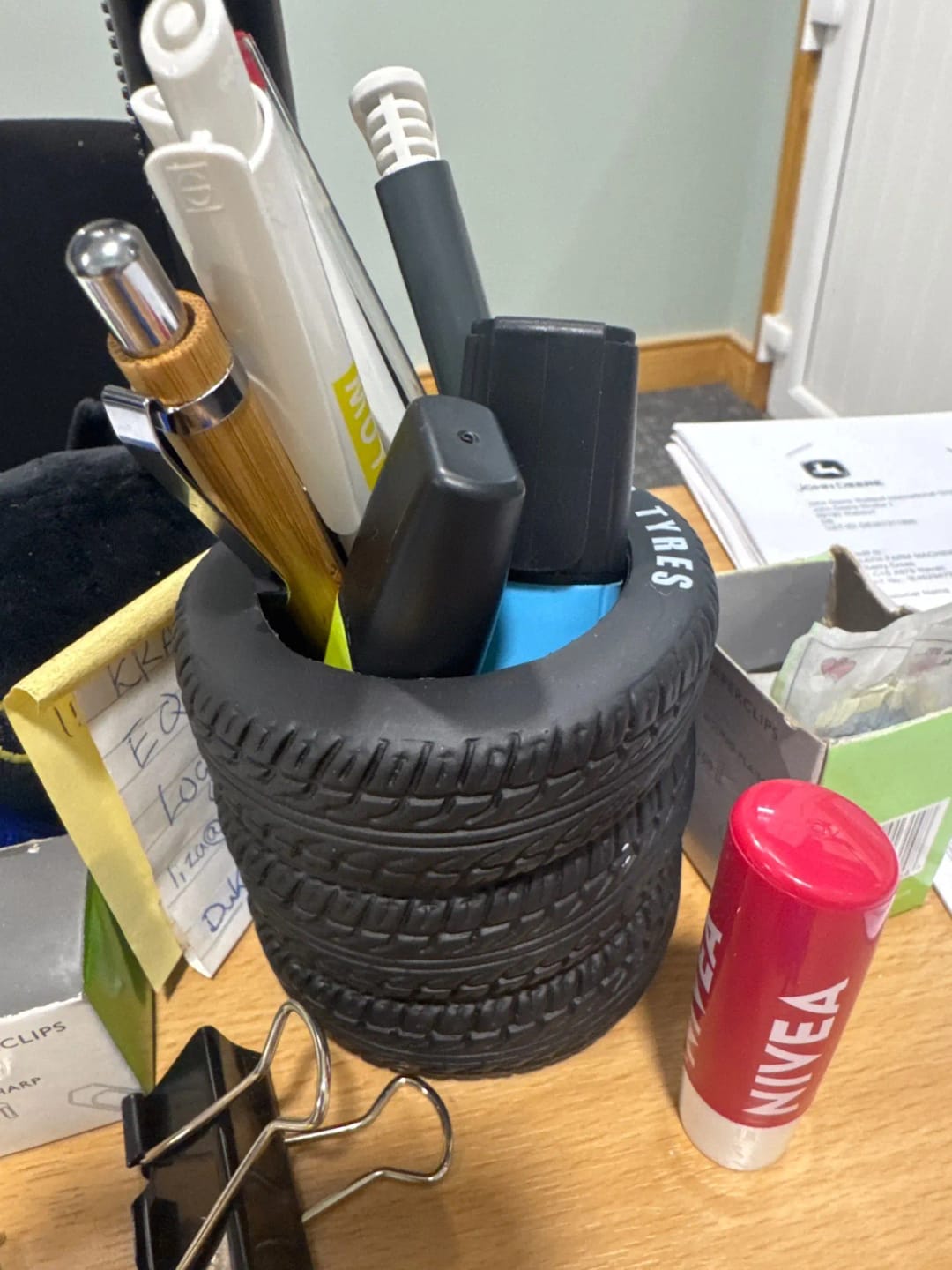 Customer photo review of 1pcs Fun Tire-Shaped Pen Holder -PVC Desk Organizer,