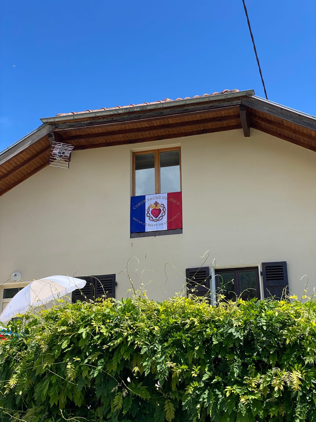 Customer photo review of Drapeau - Sacré Coeur de Jésus