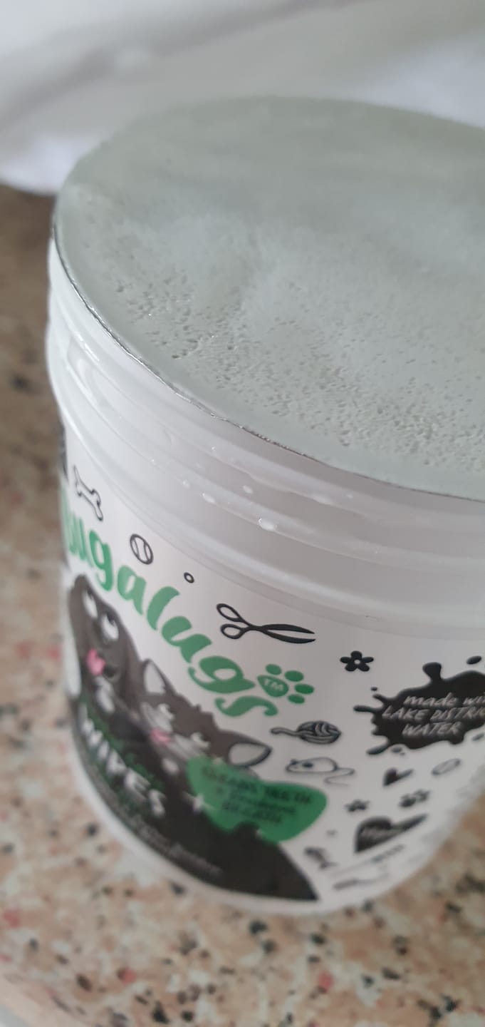 Customer photo review of Dental Care Wipes in Fresh Mint for Dogs & Cats