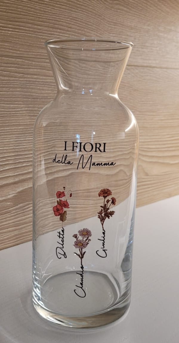 Customer photo review of Il giardino della mamma – Vaso in vetro personalizzato con nome e fiori per mamma e nonna