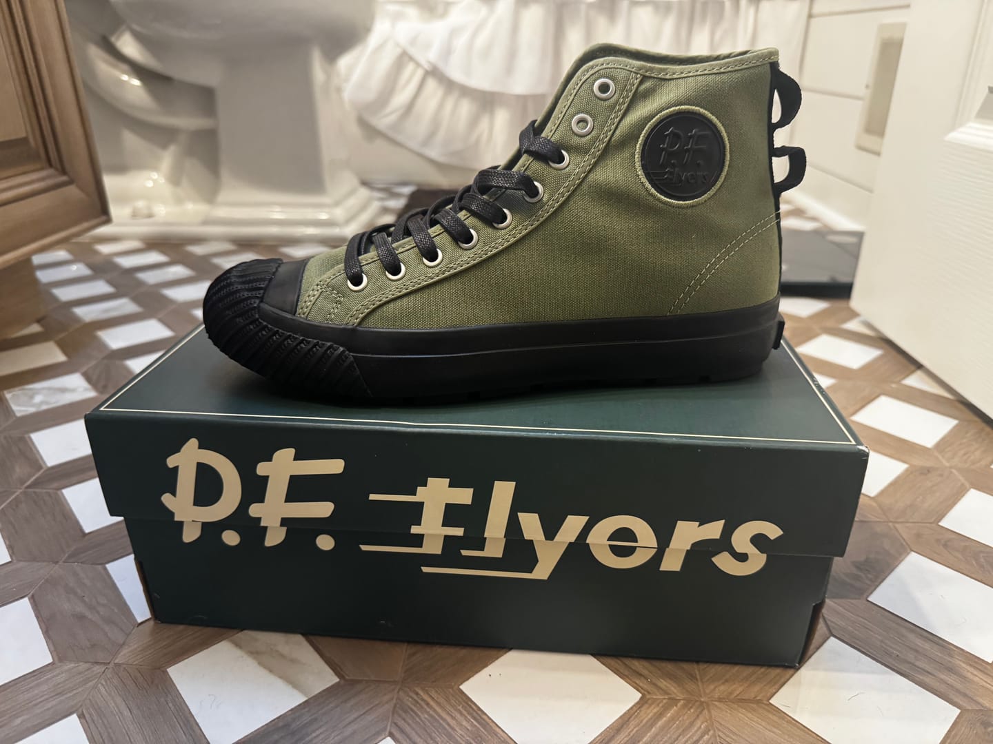 Customer photo review of Grounder High-Top Olive Green/Black