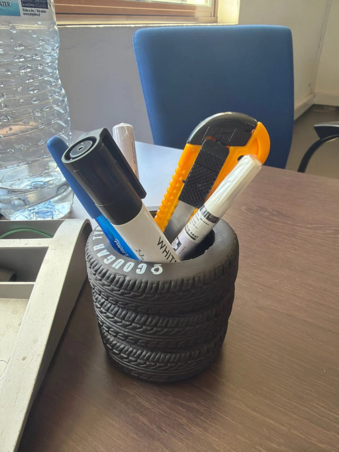 Customer photo review of 1pcs Fun Tire-Shaped Pen Holder -PVC Desk Organizer,