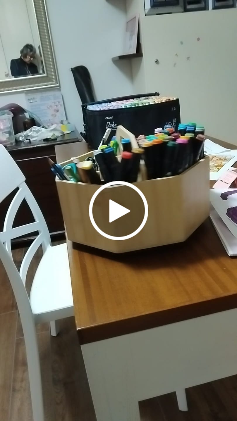 Customer video review of Ohuhu 360° Bamboo Rotating Marker Organizer