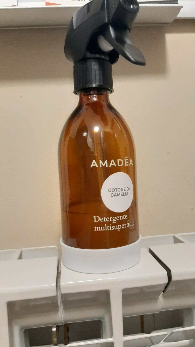 Customer photo review of Kit Detergente multisuperficie "Cotone di Camelia" 300ml + 1 Litro