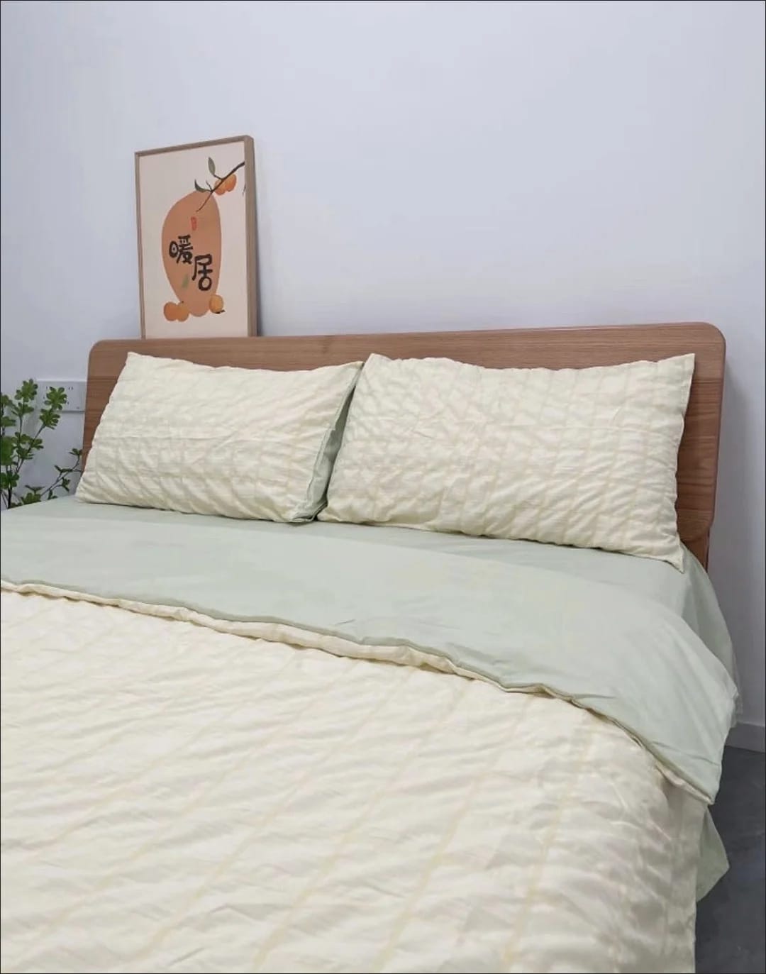 Customer photo review of Cool Seersucker Summer Quilt Duvet Cover Set