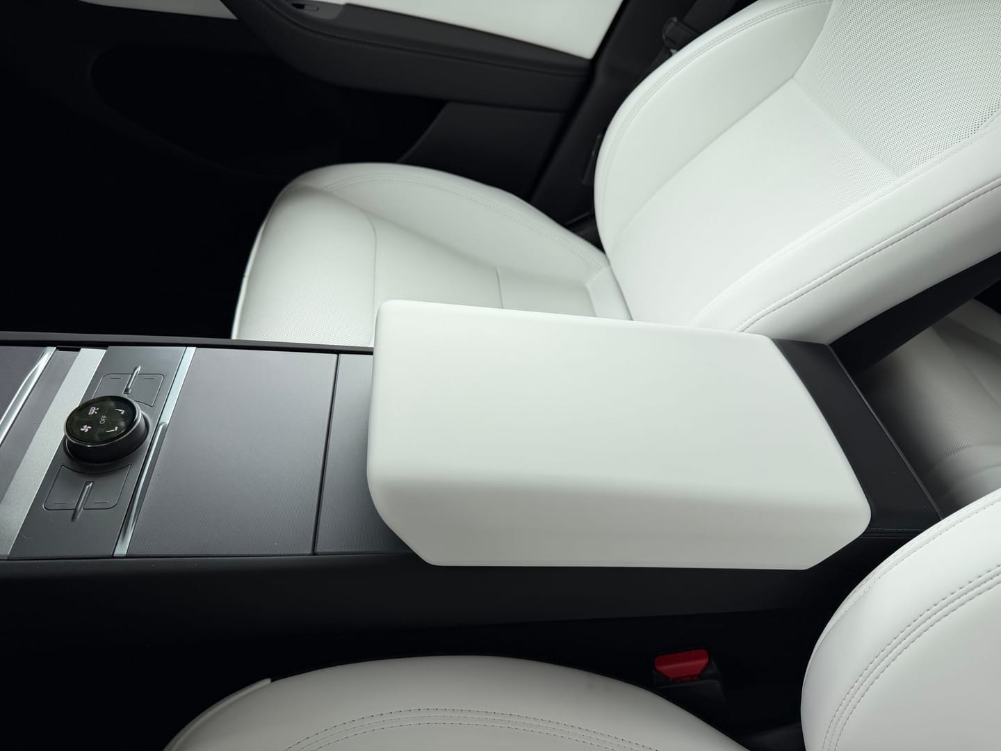 Customer photo review of Armrest Clear Storage Box/Center Console Clear Storage Drawer for Model 3/Y