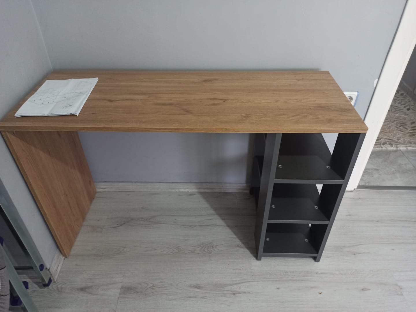 Customer photo review of Rani HA108 Raflı Çalışma Ofis Bilgisayar Masası Antrasit - Sepet Ceviz