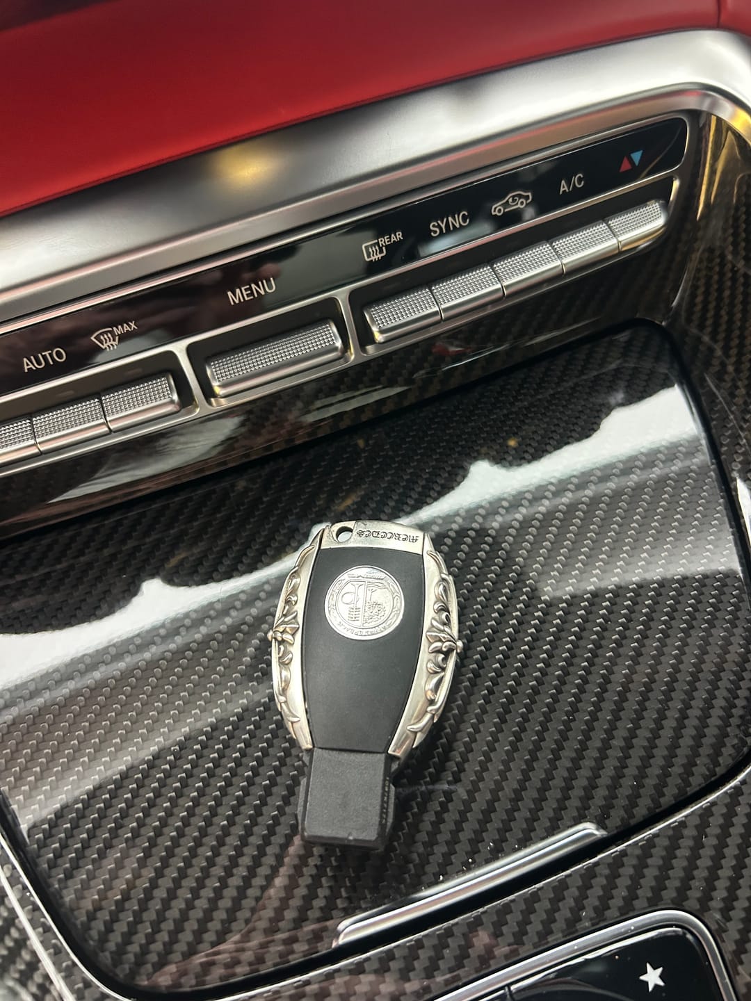 Customer photo review of Mercedes-Benz Classic Handcrafted Silver Key Case