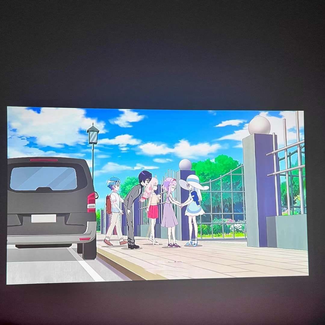 Customer photo review of Zoomly® Pro Elite 4K Smart Projector