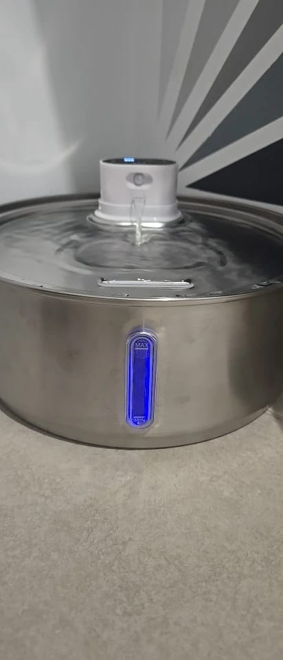 Customer photo review of 8L Wireless Whisker Co Drinking Fountain