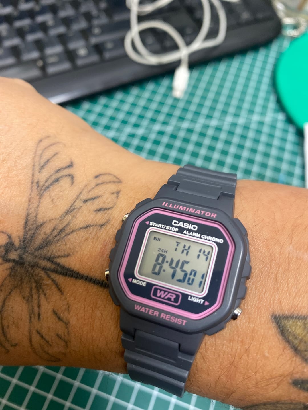 Customer photo review of Reloj Casio Vintage LA-20WH-8ADF Gris Rosado