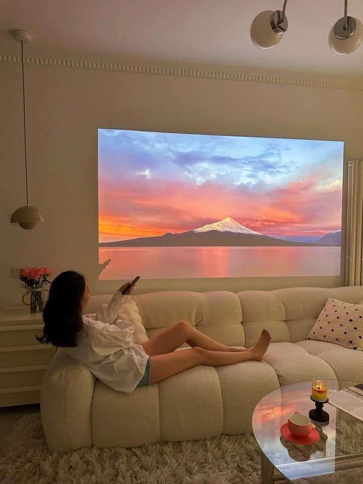 Customer photo review of Zoomly® Pro Elite 4K Smart Projector