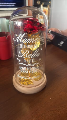 Customer photo review of Mamma - Rosa d'oro sotto campana di vetro con luce LED personalizzata per genitori
