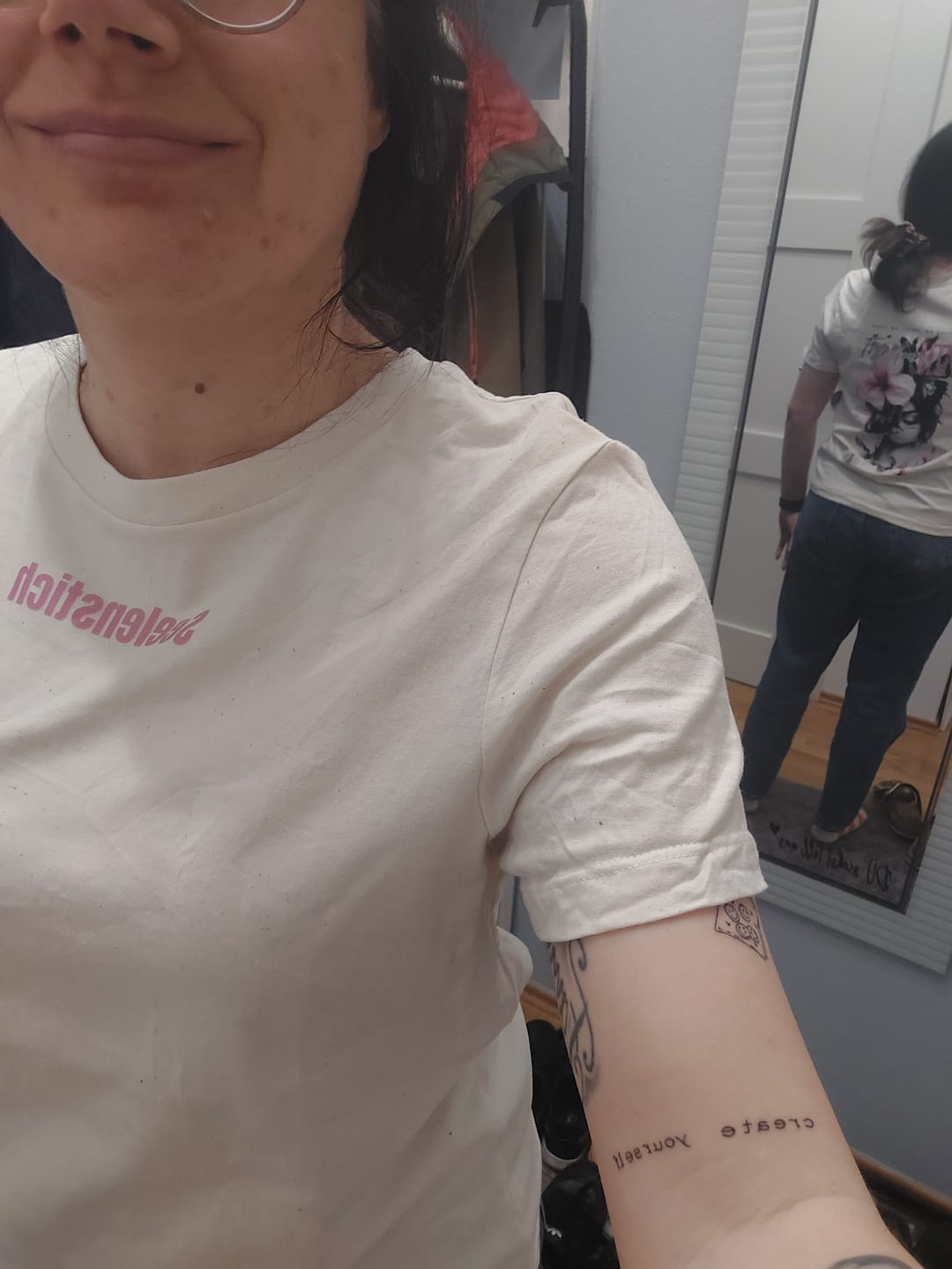 Customer photo review of Free Your Mind - Damen Premium Shirt