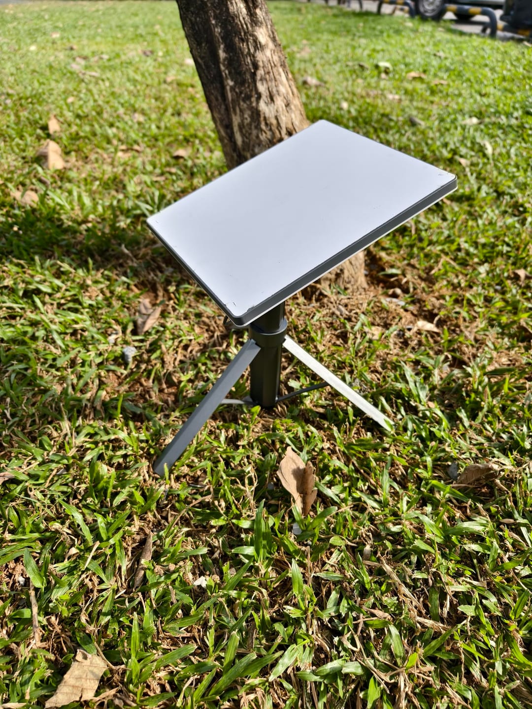 Customer photo review of Starlink Mini Power Stand with Integrated Tripod – Up to 6H All-Day Power