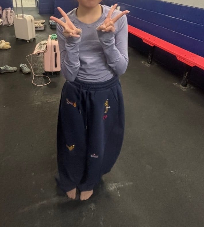 Customer photo review of Aelfric Eden Embroidery Dog Baggy Barrel Sweatpants