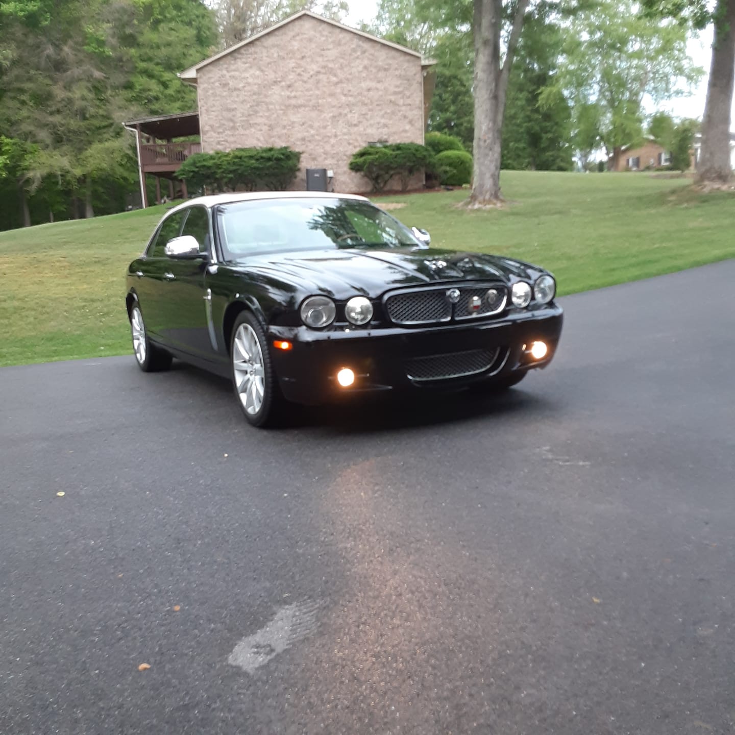 Customer photo review of 2004-2009 Jaguar XJ8 4 Wheel Air Suspension Conversion Kit with Light Fix Module (JA14FM)