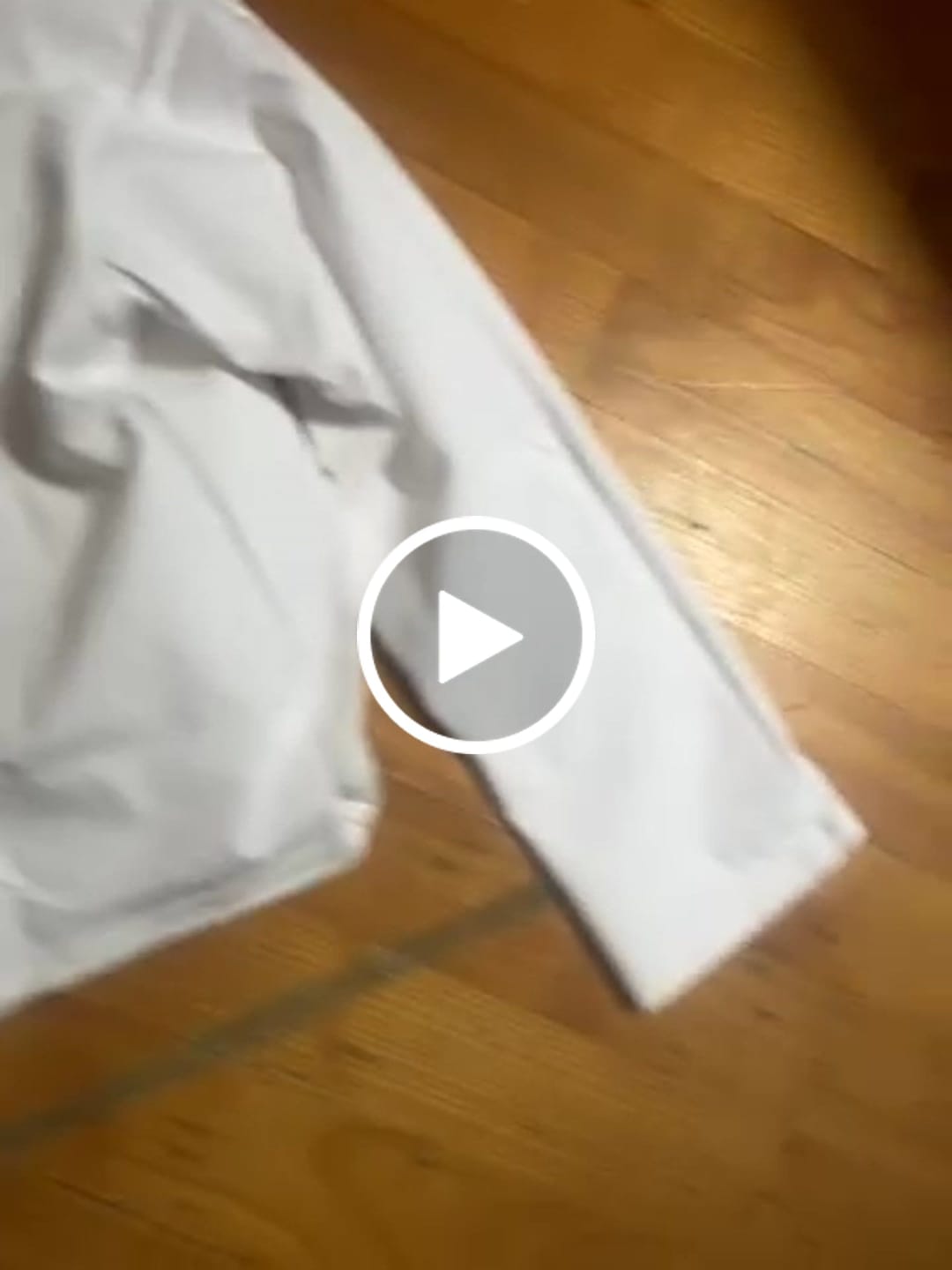 Customer video review of Longsleeve Cropped Blanks 220GSM Off White