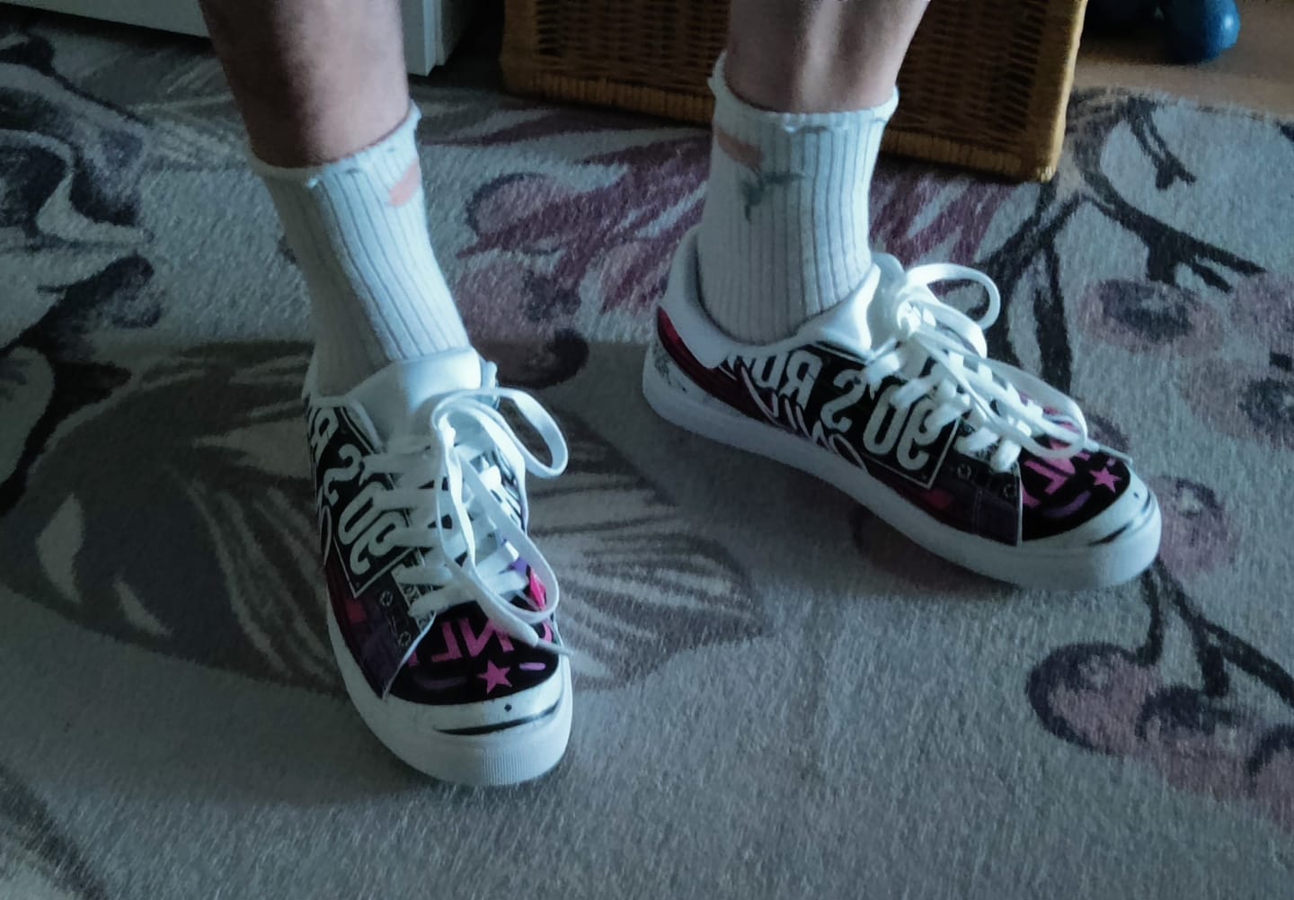 Customer photo review of Perza 90’s Rock ONLY Retro Graphic Sneakers