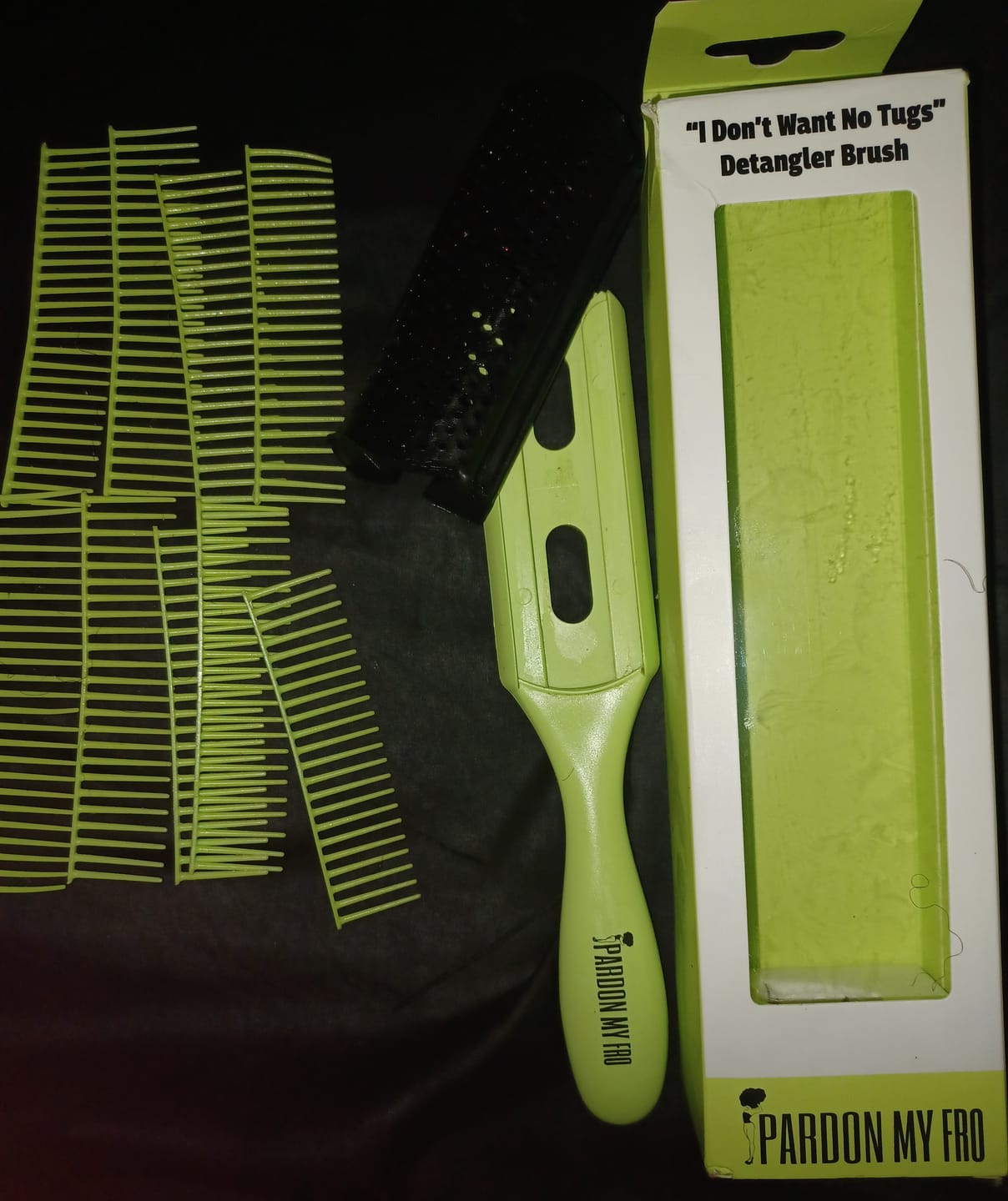Customer photo review of "I Don't Want No Tugs" Detangler Brush