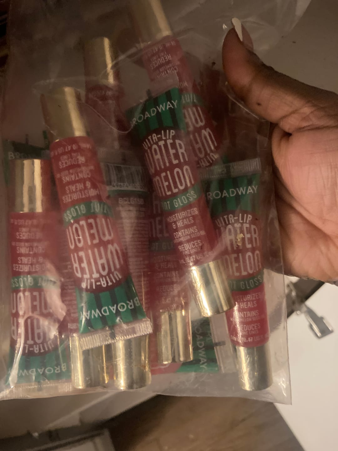 Customer photo review of Broadway Ultra Lip Gloss 0.47 mL