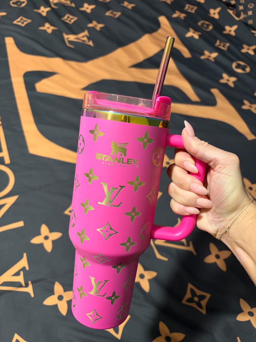 Customer photo review of Designer Holographic In-Car Insulated Cup 40 OZ