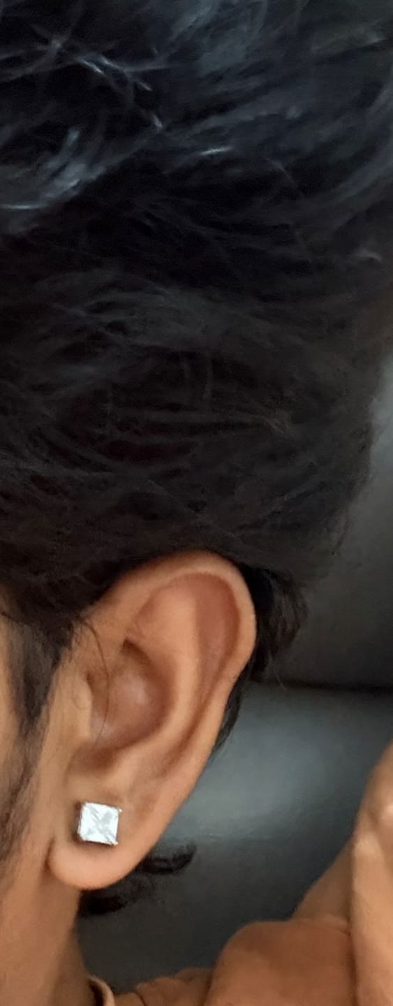 Customer photo review of Ear Stud (Magnetic Non-Pierced)