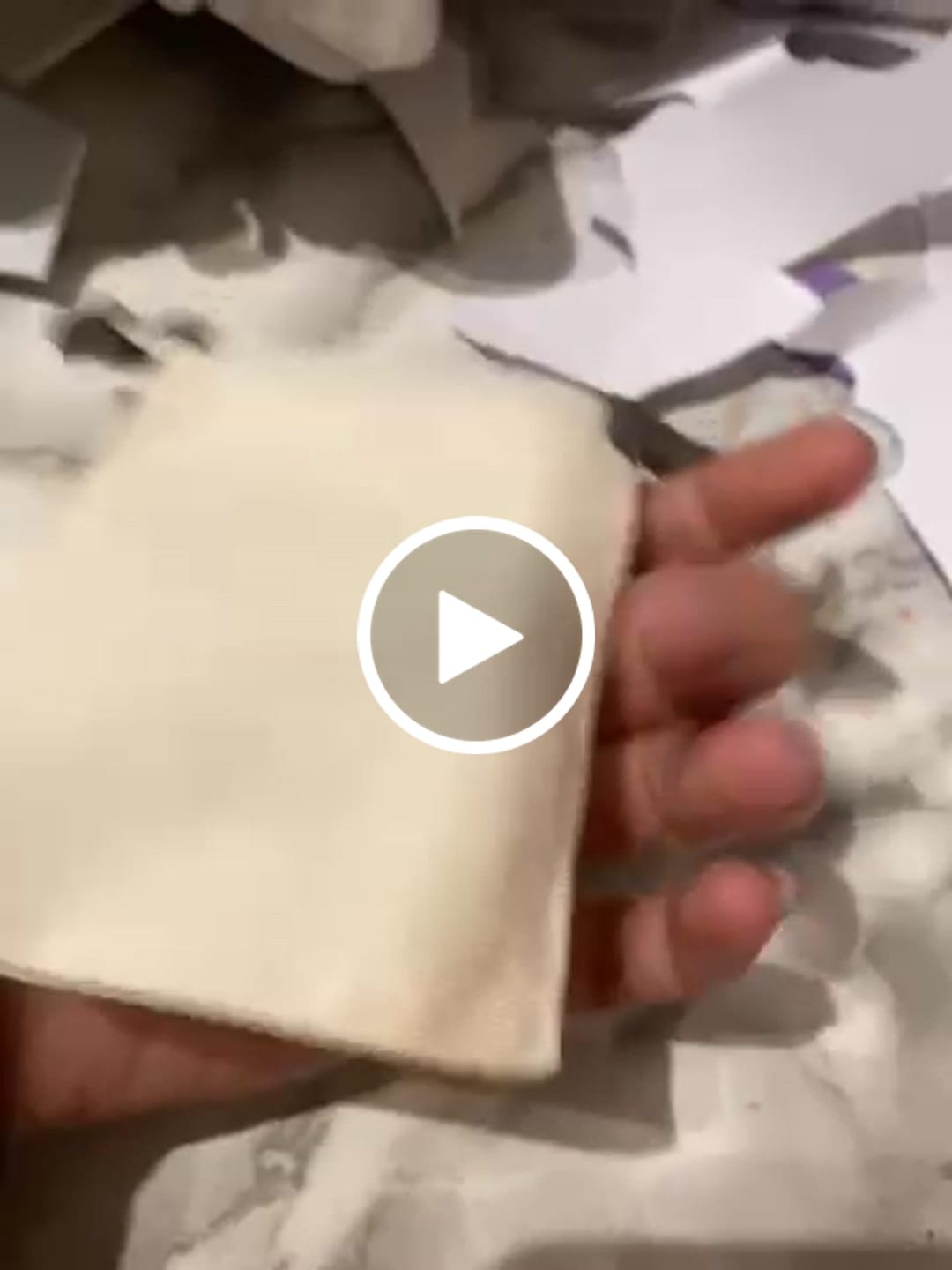 Customer video review of Bolsita Regalo Sweet Beige