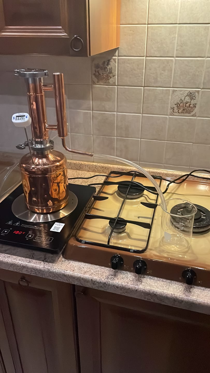 Customer photo review of Copper Pot still 2.4 l with double clumped top