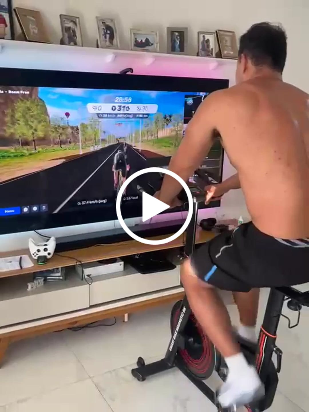 Customer video review of Bike Spinning Smart Magnetic 6K | Resistência Magnética Potente | Banco Ultra Soft | Suporta 160 Kg