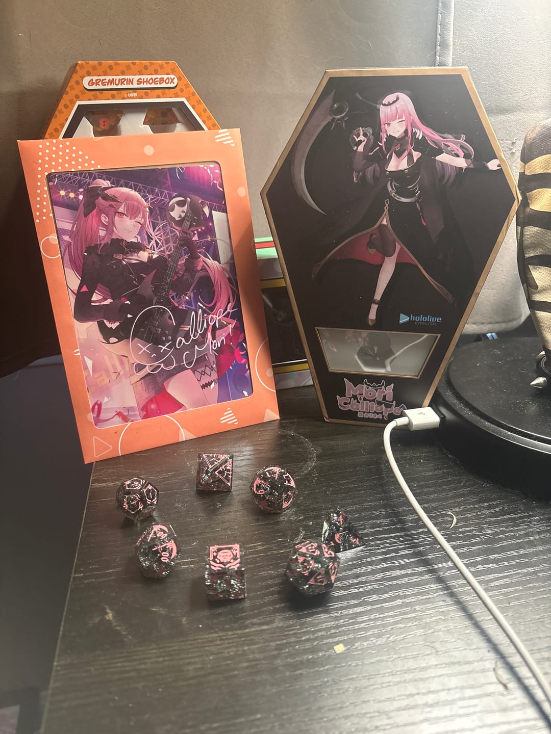 Customer photo review of PRE-ORDER | Mori Calliope Black Shattered Glass Dice Set | hololive English x MMG Exclusive