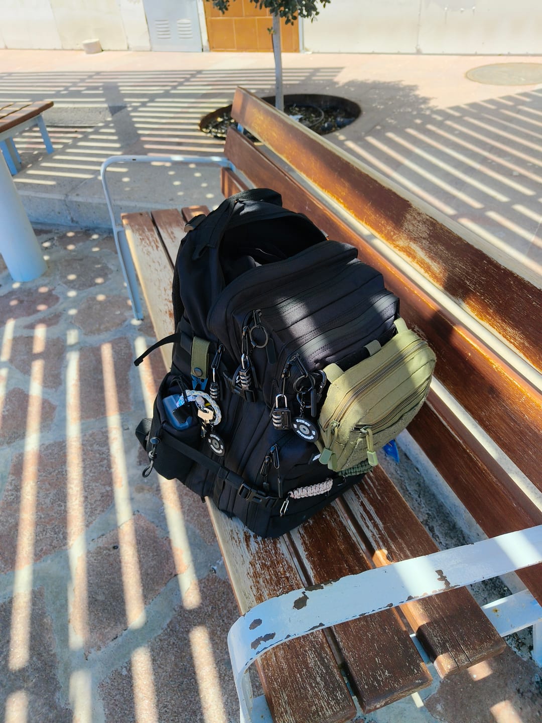 Customer photo review of Mochila Táctica 45L con compartimento para comida Negro