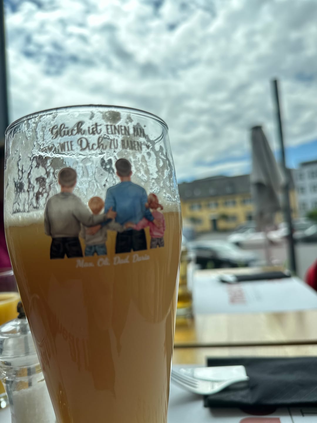 Customer photo review of Jeden Tag – Personalisiertes Bierglas für Papa zum Vatertag