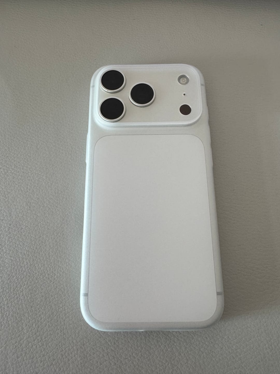 Customer photo review of 0.8mm Ultra Light & Thin iPhone Case
