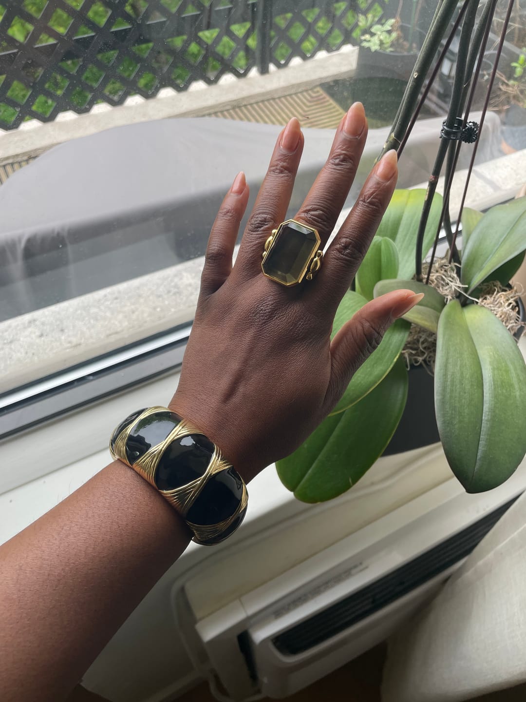 Customer photo review of Marique French Vintage Noir Ring