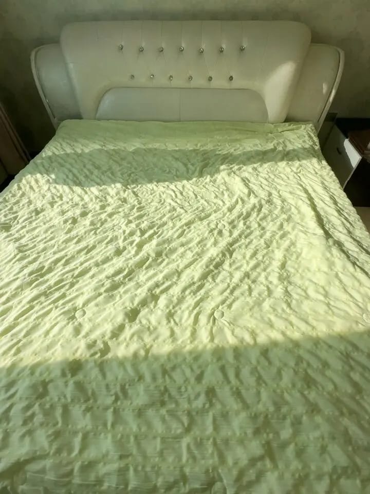 Customer photo review of Cool Seersucker Summer Quilt Duvet Cover Set