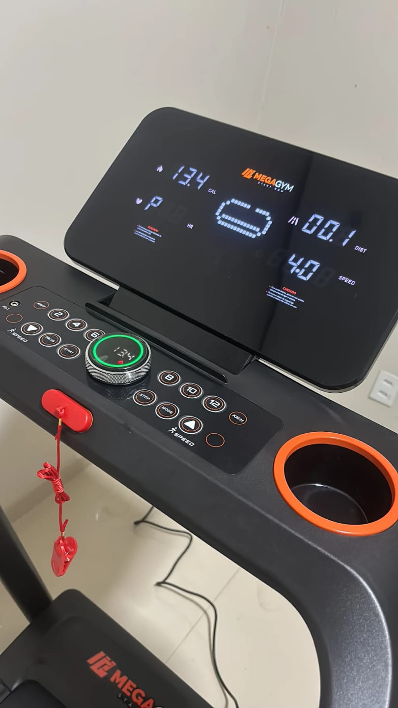 Customer photo review of Esteira Ergométrica Elétrica Smart Pace 14km/h | Motor 2.5 HP | Bluetooth |Suporta até 120kg