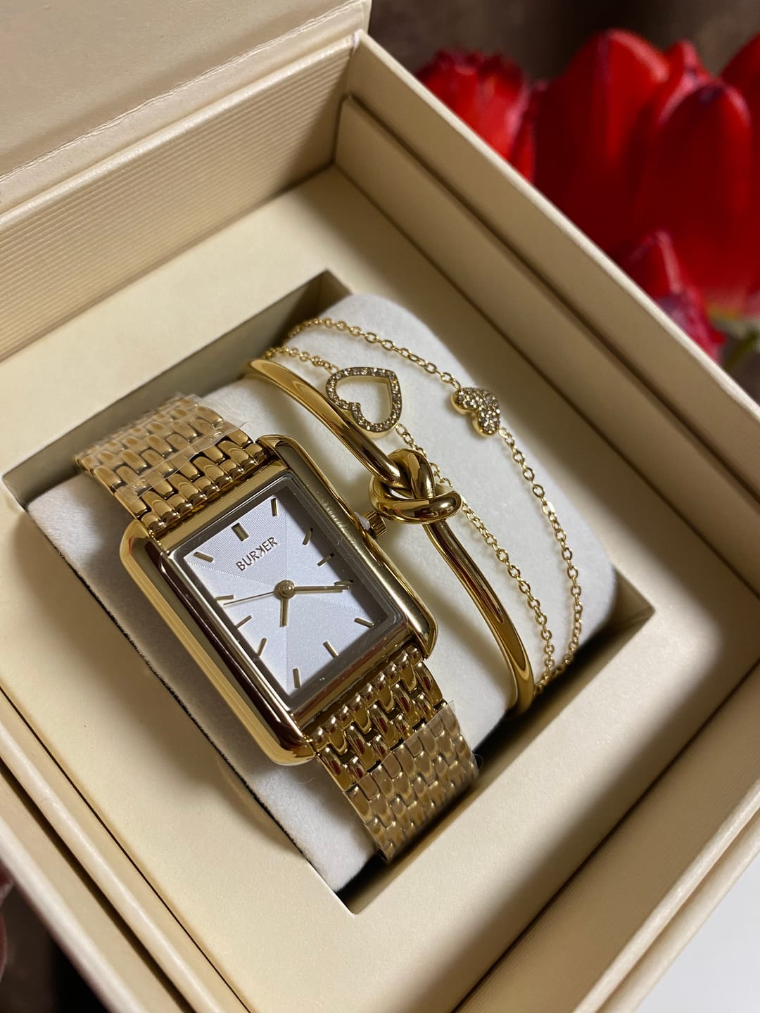 Customer photo review of Olivia Gold White