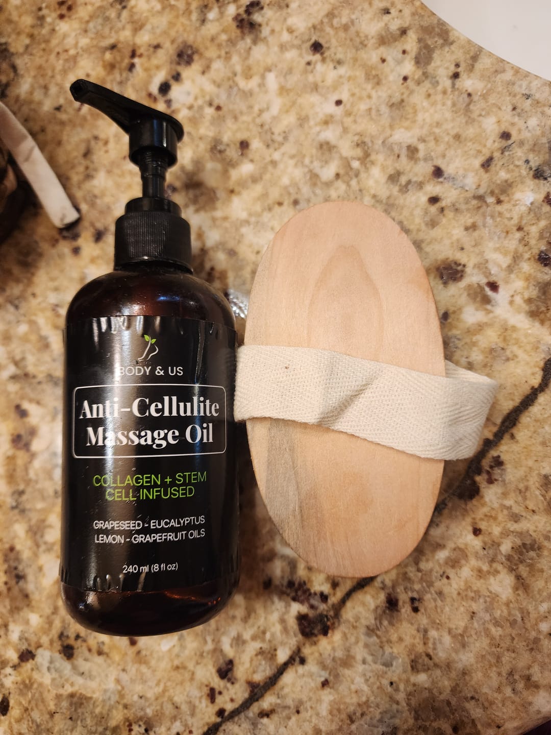 Customer photo review of Anti Cellulite Massage Brush