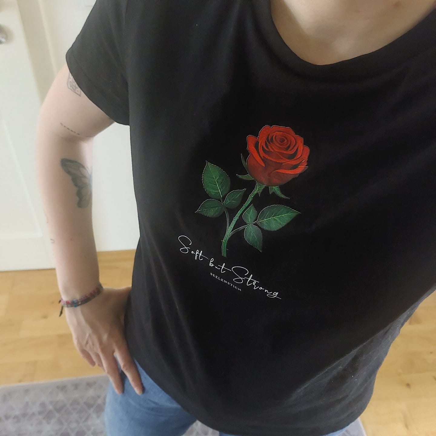 Customer photo review of Red Rose - Damen Premium Shirt
