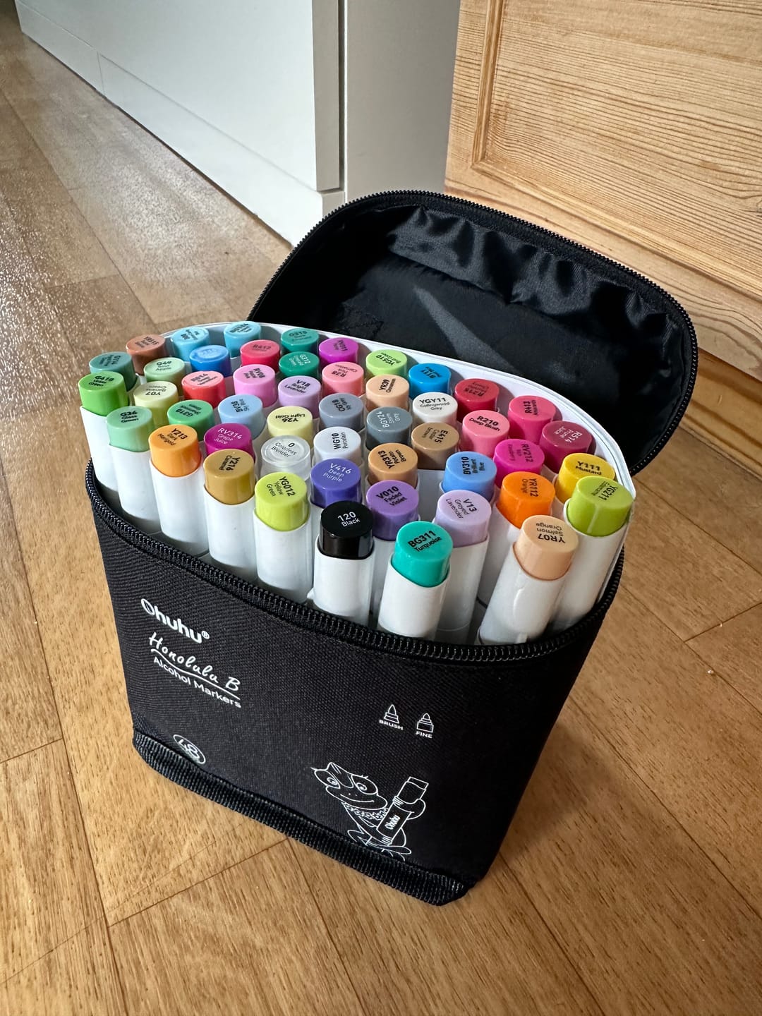 Customer photo review of Ohuhu Honolulu 48 Colors Dual Tips Alcohol Art Markers