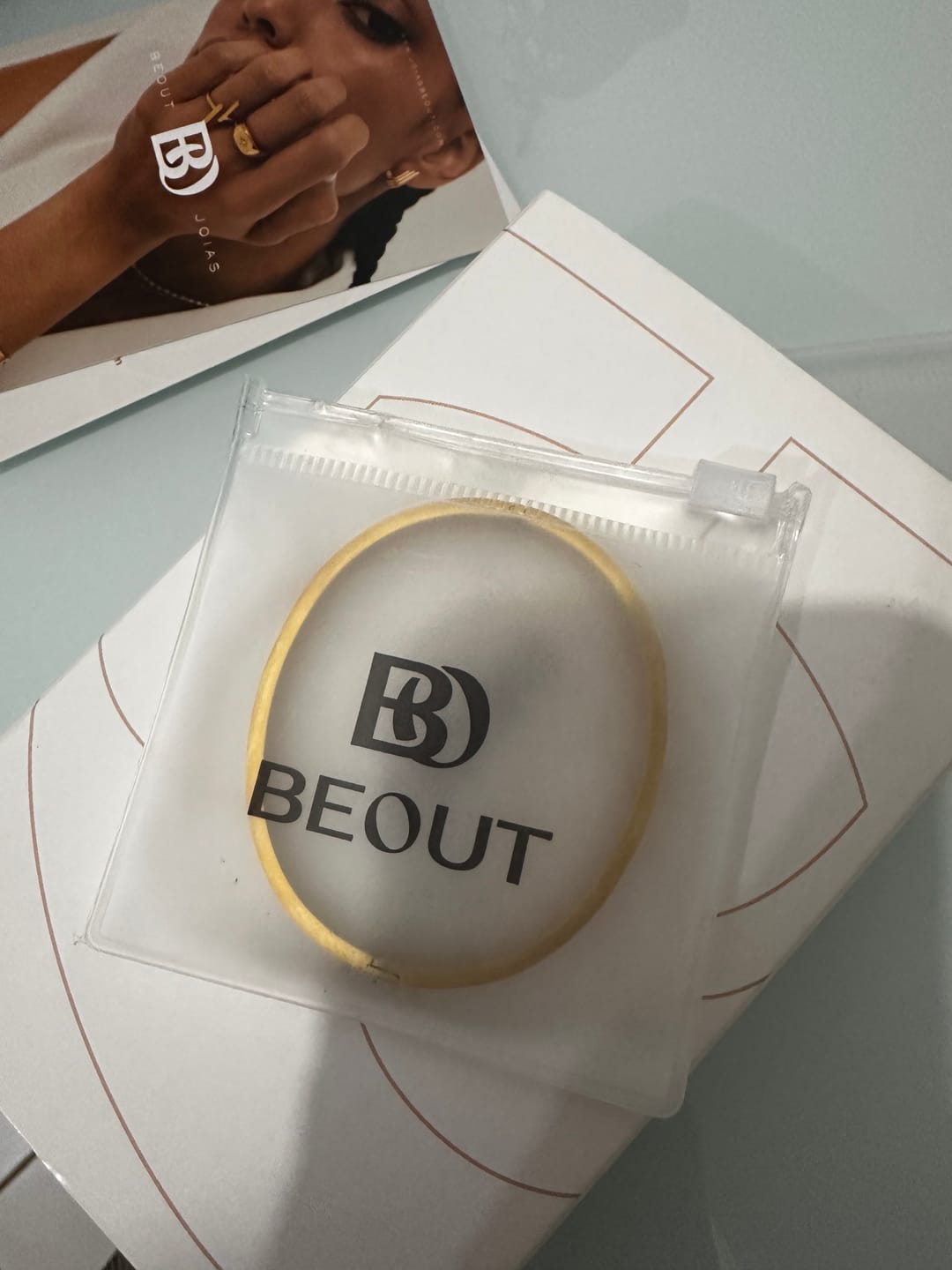Customer photo review of Bracelete Pedras de Glamour Banhado em Ouro 18k