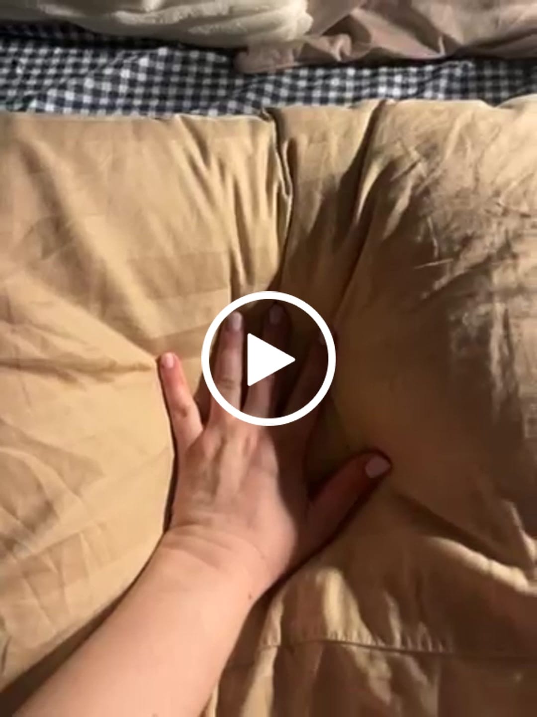 Customer video review of Pernă Plume Puf