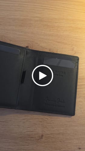 Customer video review of Slimstar - slim wallet with small coin pocket